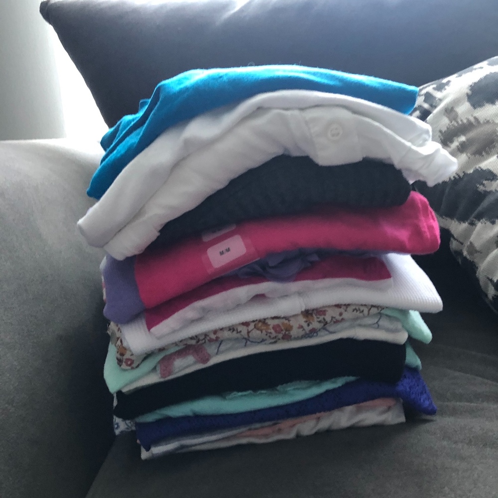 24 Teens size M tops!!